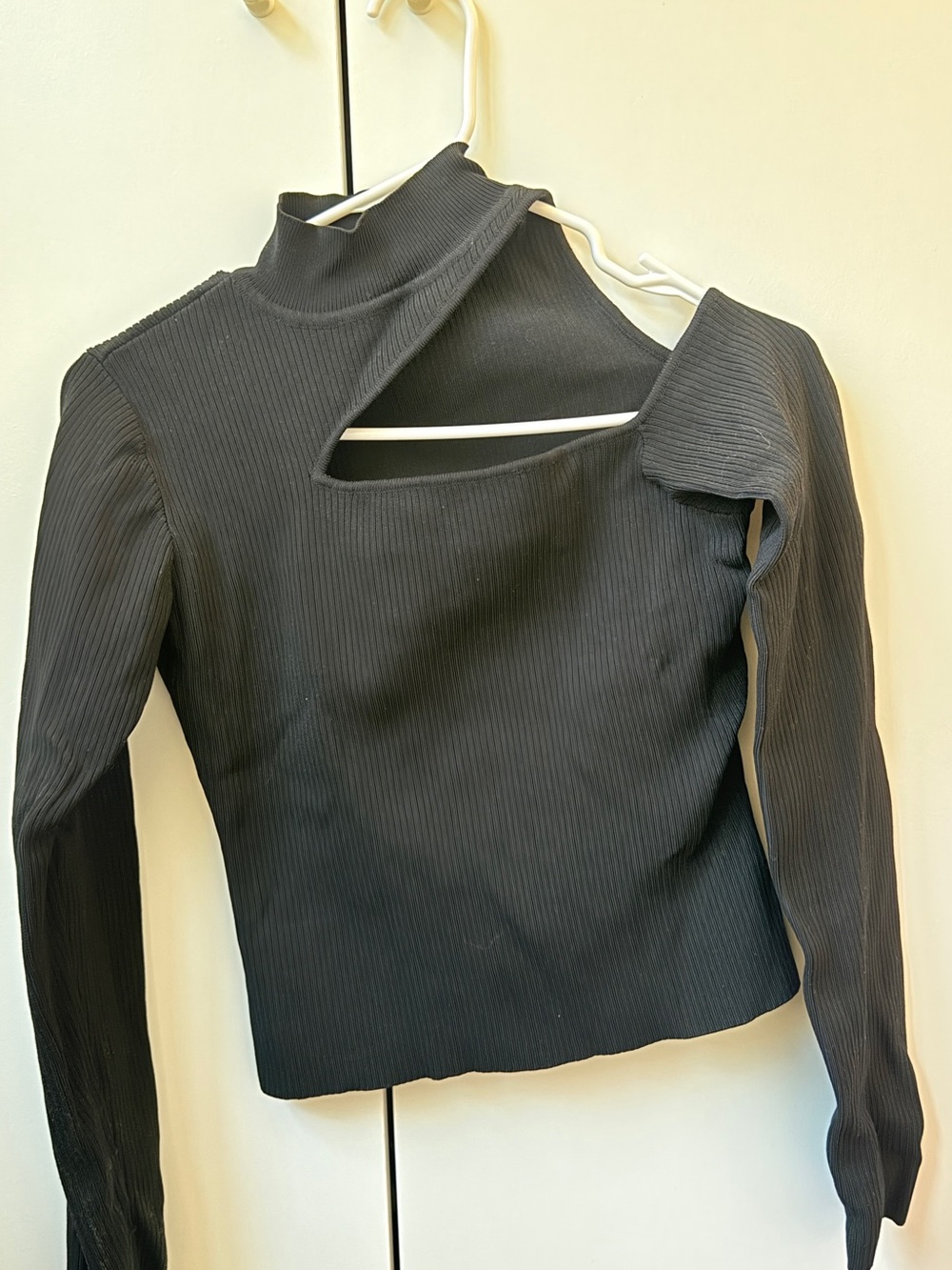 Na-Kd Black Ribbed Asymmetric Cutout Long-Sleeve Top